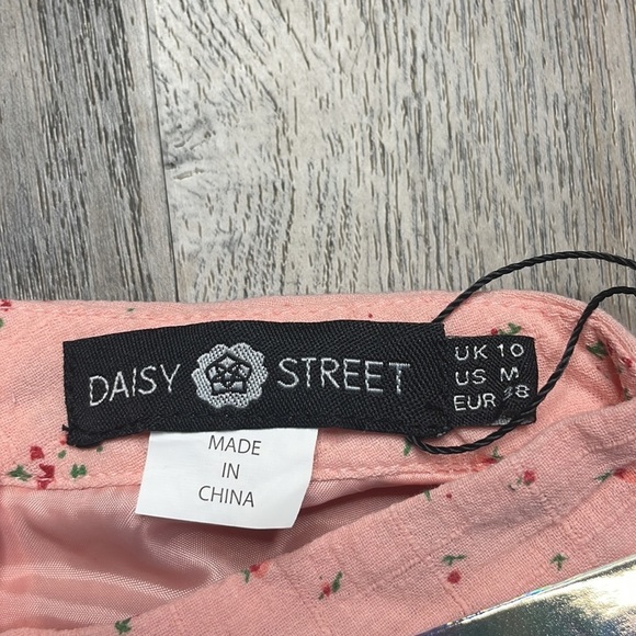 NWT Daisy Street Long Sleeve Smock Dress in Ditsy Floral, size medium - Picture 4 of 14